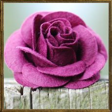 Flower Power brooch - purple