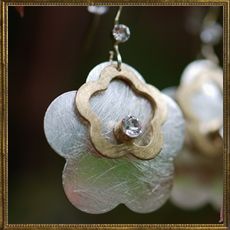 Two-tone Flower earrings